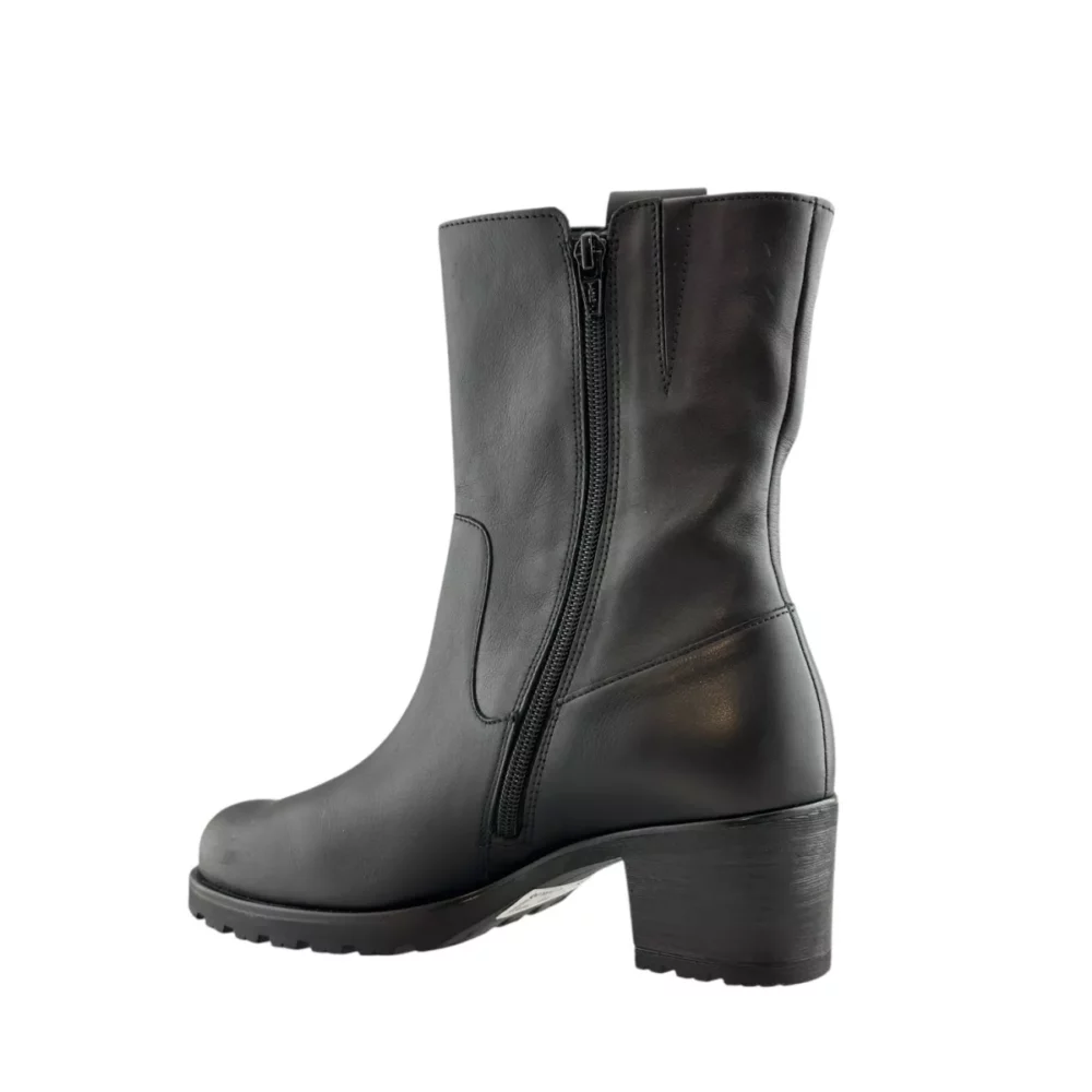 Gabor Gabor | 52806