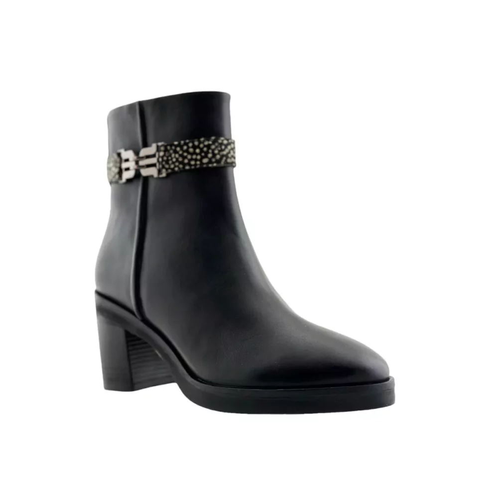 Maruti Maruti | Vivian Leather