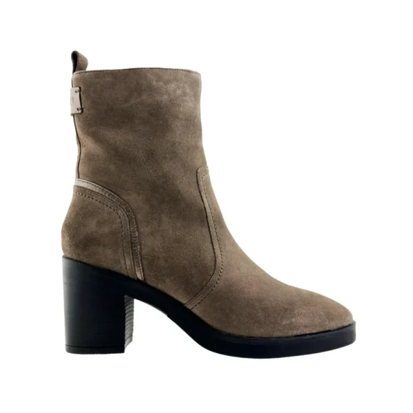 Maruti Maruti | Vanity Suede